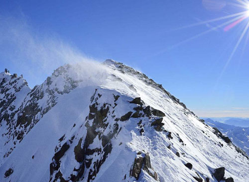 高山顶部的雪为什么常年不化