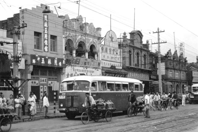 北京城老照片：1956年的街头巷尾城市生活